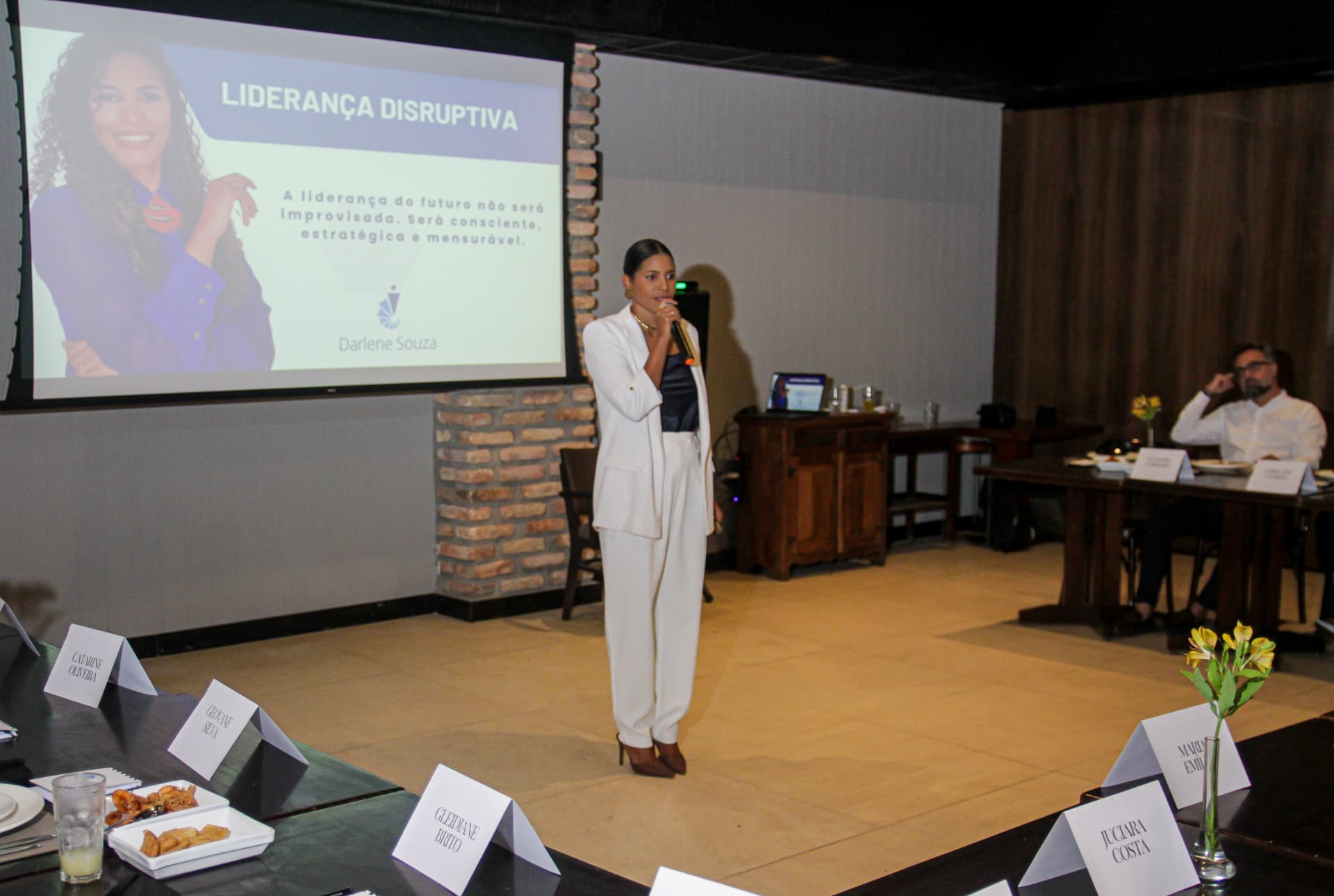 Conteúdo de liderança apresentado pelas sócias do Instituto TRIA